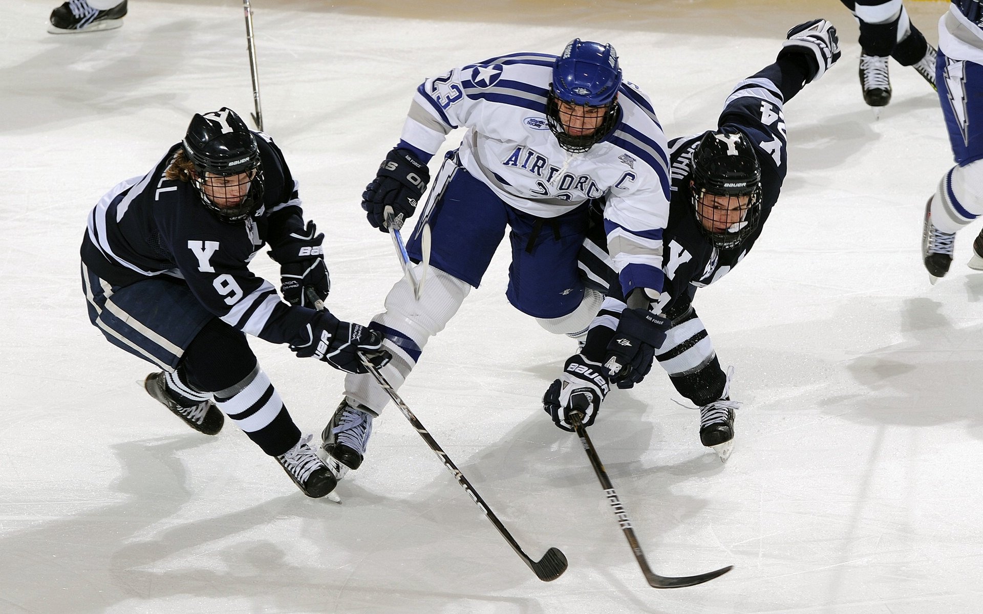 中国女篮主打全场联动式进攻模式，中国女篮强势夺金